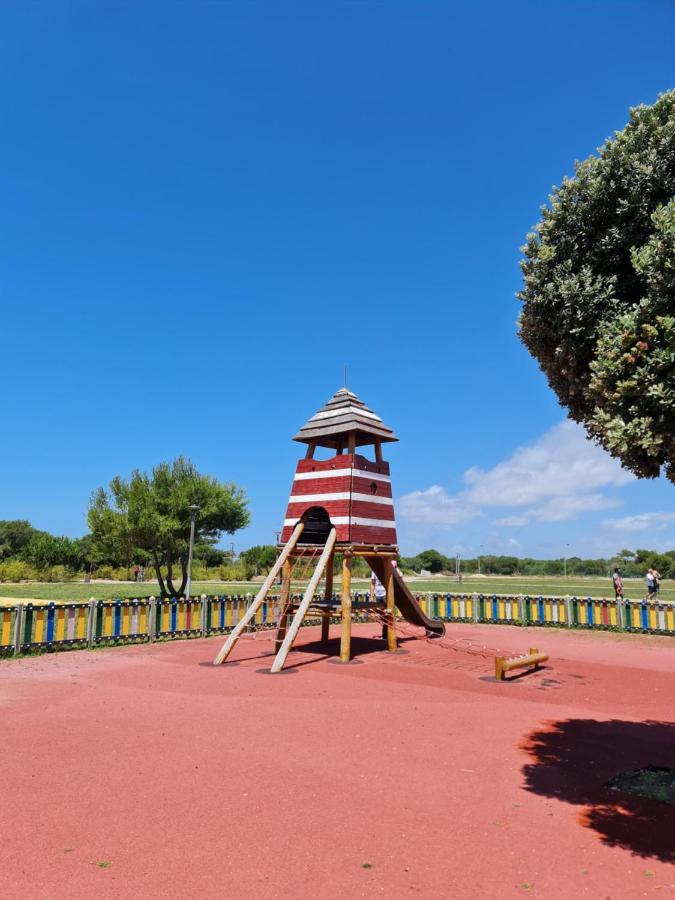 Front Beach Costa Caparica Lisbon コスタ・ダ・カパリカ エクステリア 写真